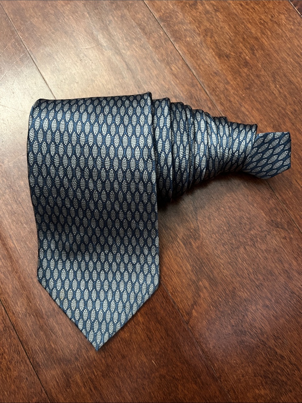 Vintage XYZ Inc Blue Geometric Men's 100% Silk Tie